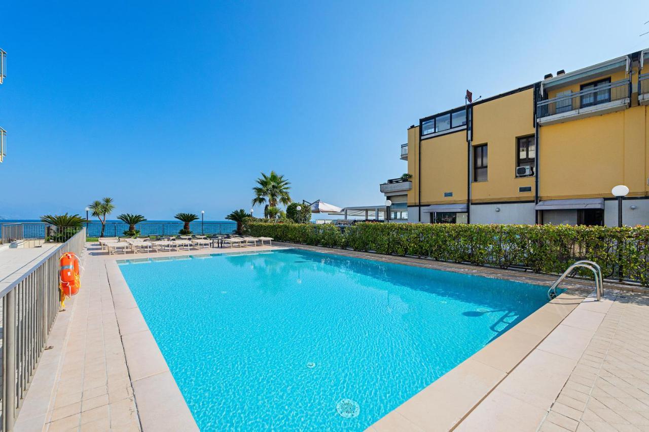 Residenza Miralago By Wonderful Italy Desenzano del Garda Exterior foto