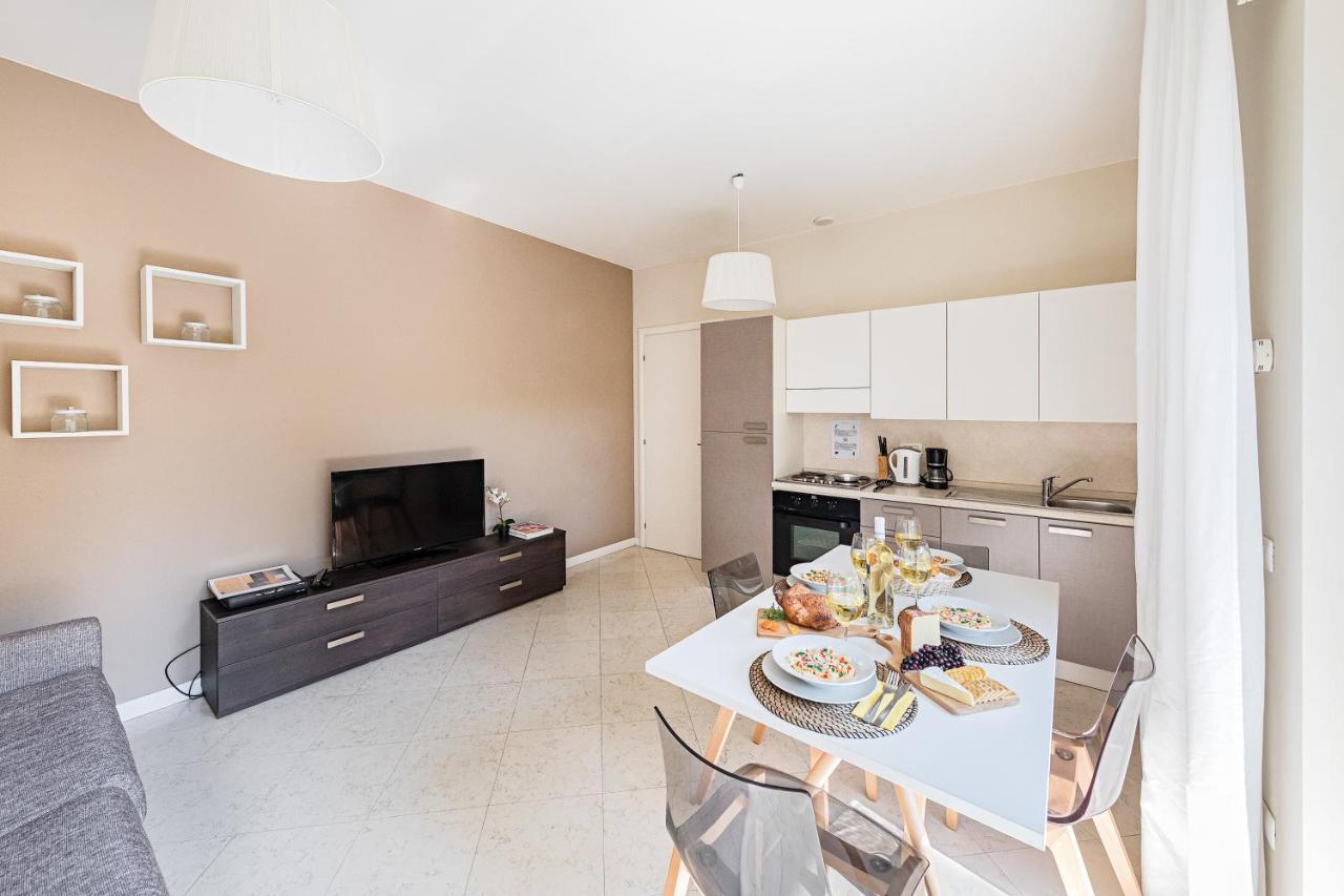Residenza Miralago By Wonderful Italy Desenzano del Garda Exterior foto