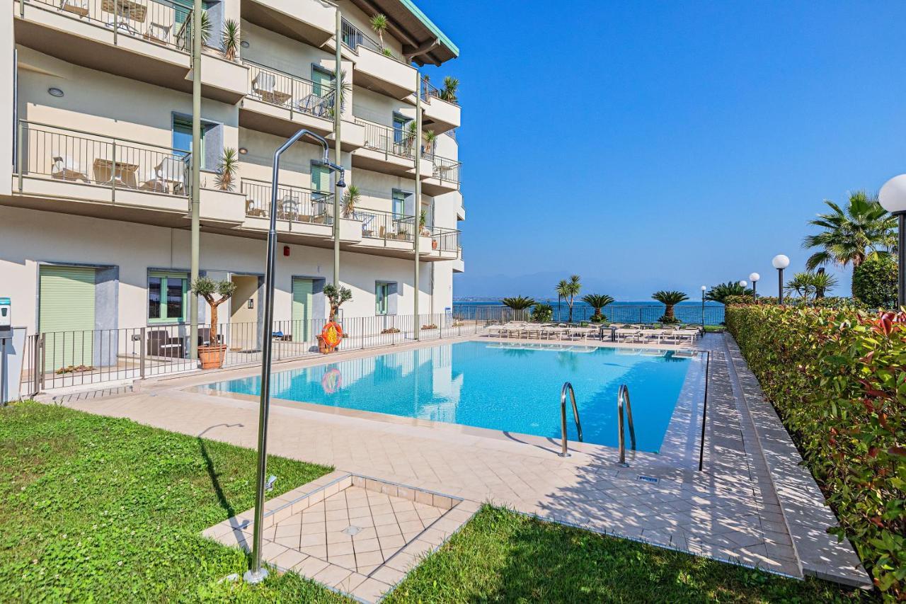 Residenza Miralago By Wonderful Italy Desenzano del Garda Exterior foto